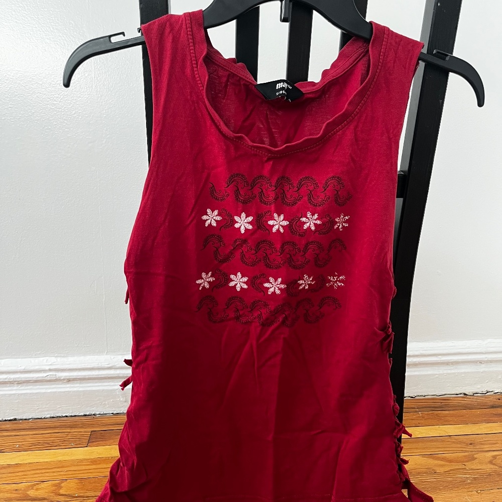 Red muscle T-shirt